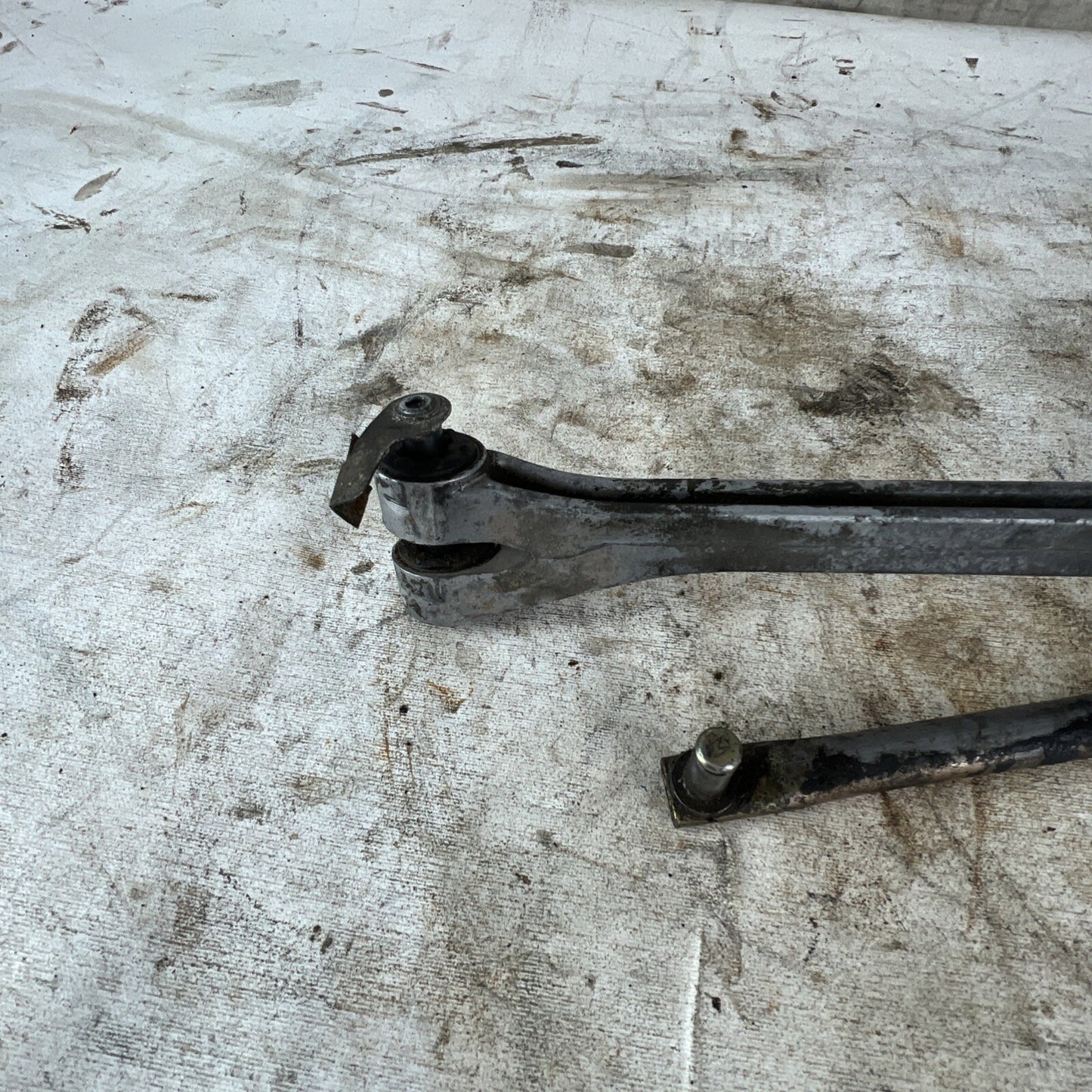 1999-2002 BMW 528i 530i E39 Manual Shift Linkage Shifter