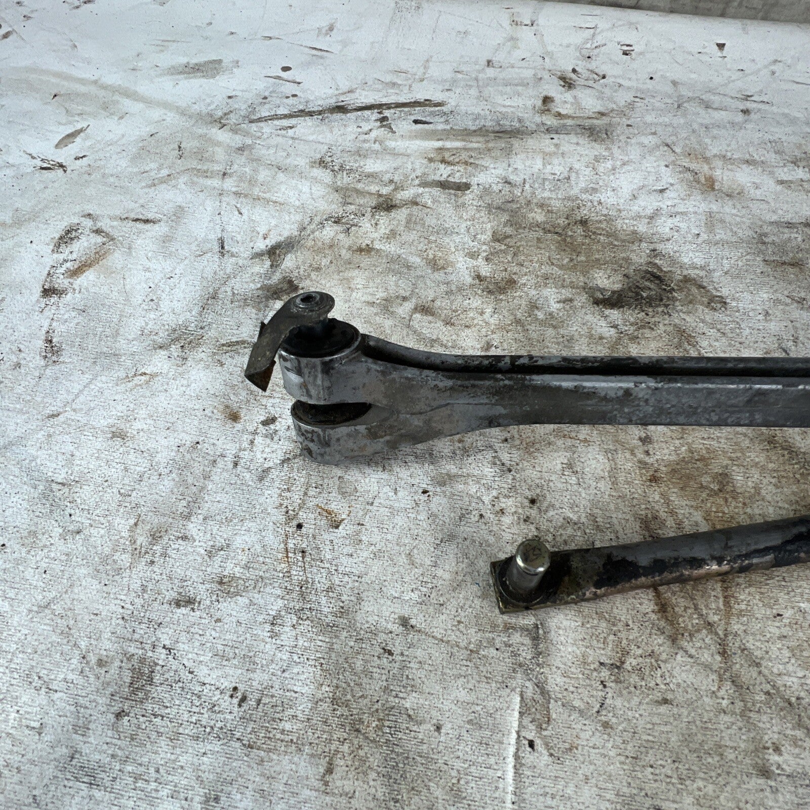 1999-2002 BMW 528i 530i E39 Manual Shift Linkage Shifter