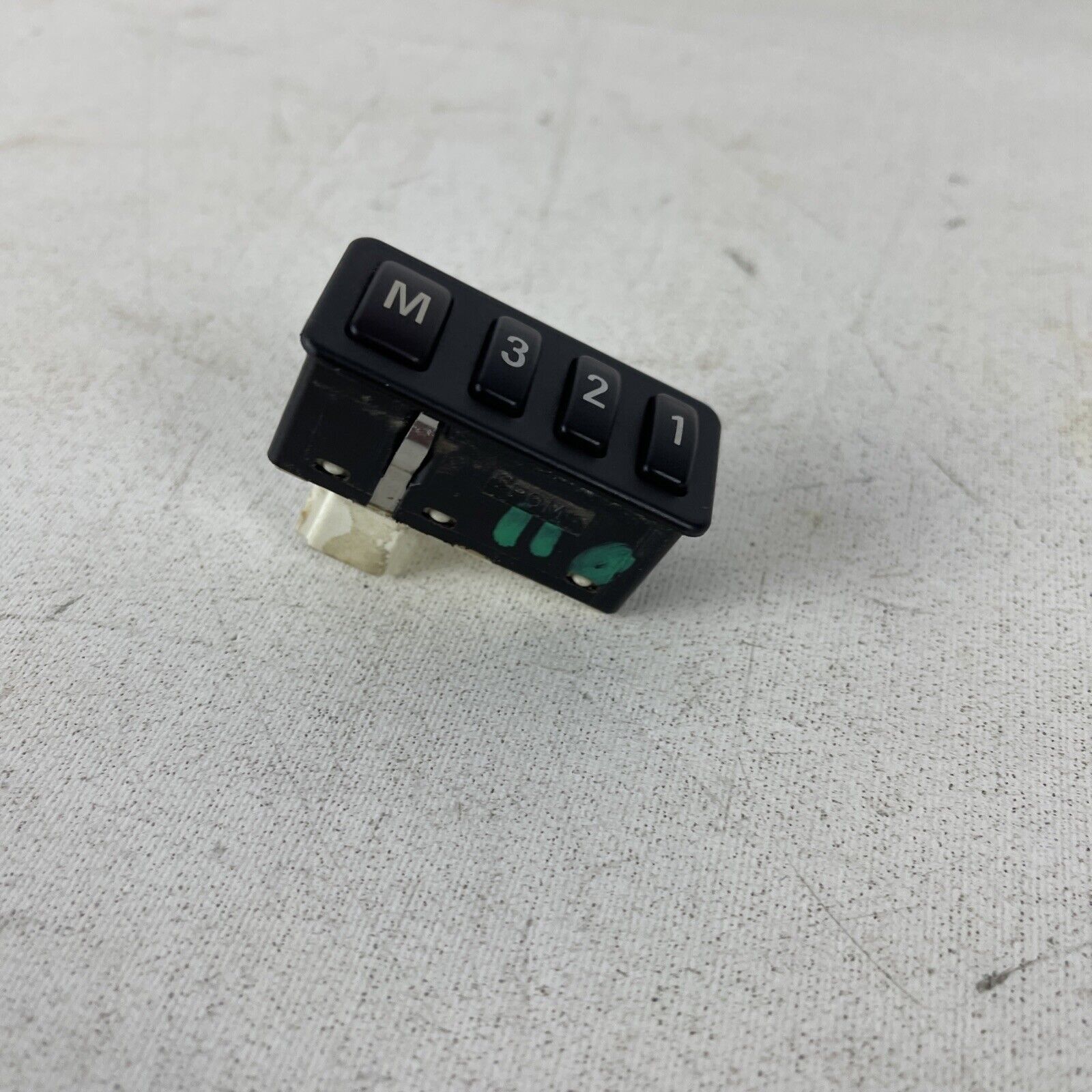 BMW OEM E39 M5 SEAT CHAIR ADJUSTMENT MEMORY CONTROL BUTTON SWITCH