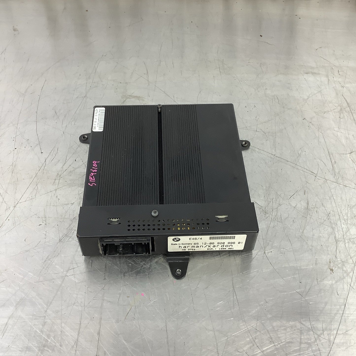 BMW OEM E46 99-06 SEDAN HARMAN KARDON HIFI AMPLIFIER AMP TRUNK 65136920996