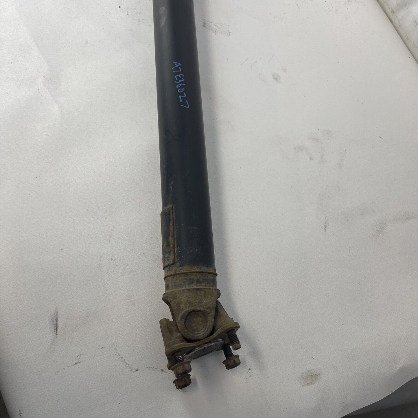 E36 BMW 3 Series 320i Driveshaft Automatic 1374MM 26111226995 OEM