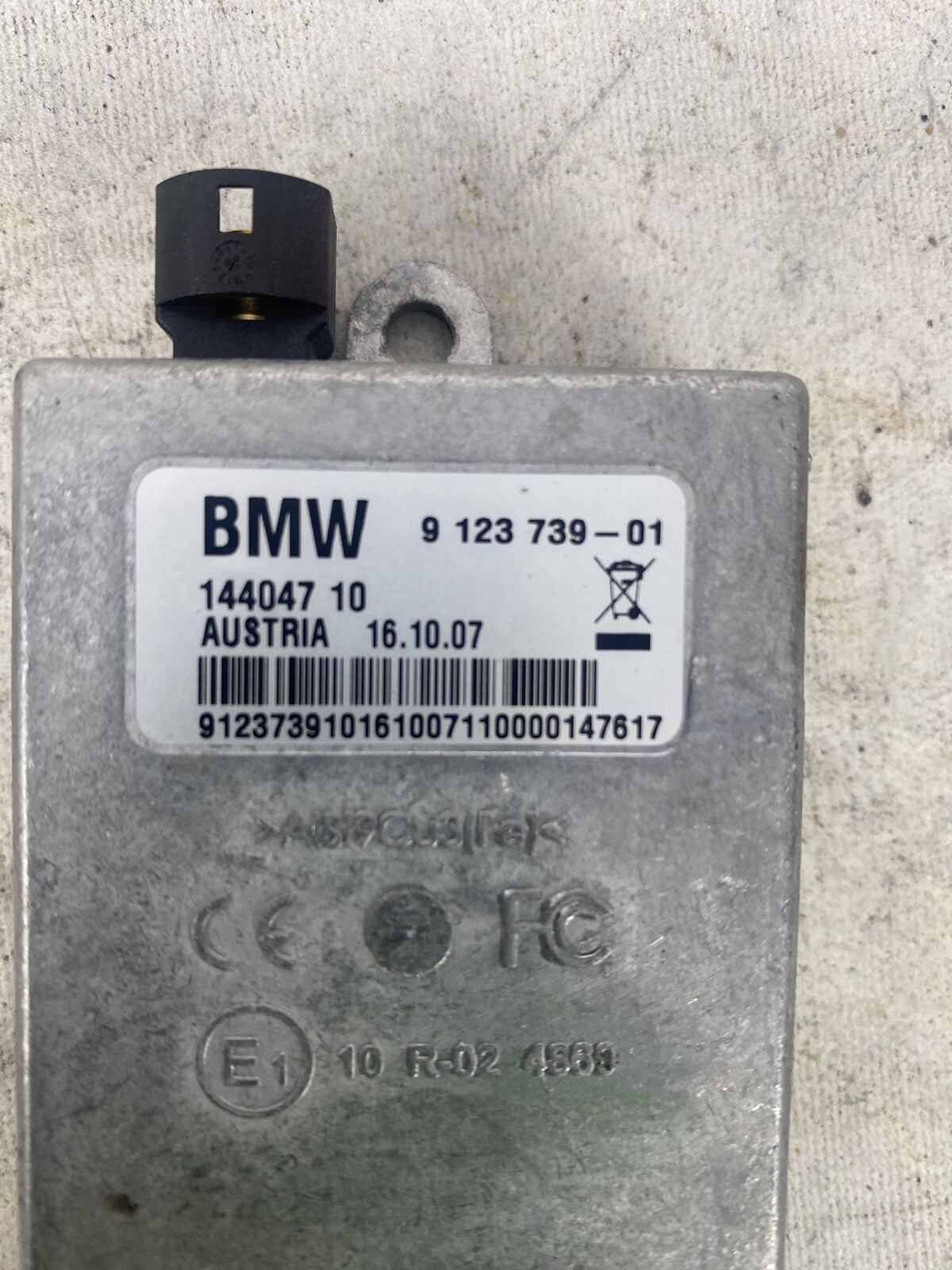 07-10 BMW E90 E91 E92 E93 E60 535XI USB HUB ANTENNA CONTROL MODULE 9123739 OEM