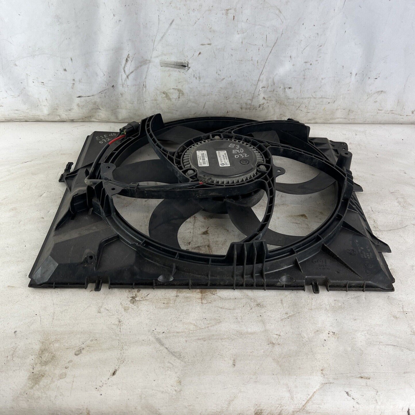 2006-2013 BMW 325i 328i 330i Z4 (E87 E89 E90 E91) M/T 3.0L N52 400W COOLING FAN