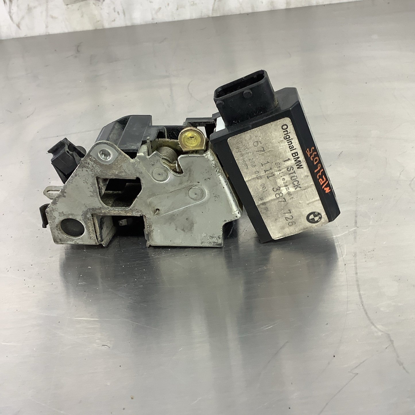 E36 Front RIGHT Door LATCH Lock Actuator Sedan 325 318 328 93 94 95 96 97 98 4D