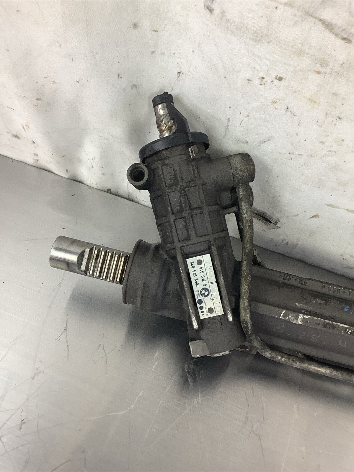 2003-2005 BMW 325Xi 330xi Steering Gear Rack and Pinion 6759814