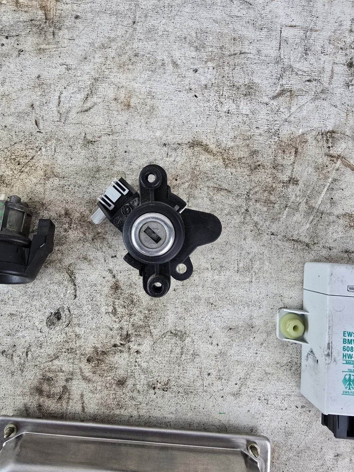 BMW E46 330XI 330I 330CI KEY IMMOBILIZER SET  W/ ECU ECM DME M/T 7511570 MS43