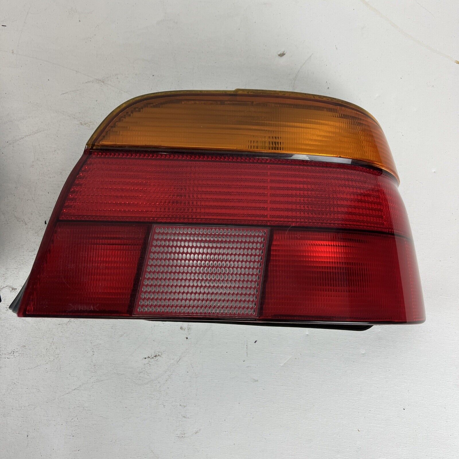 97-00 BMW E39 540i 528i PAIR REAR BRAKE TAIL LIGHT LAMPS OEM 8358033