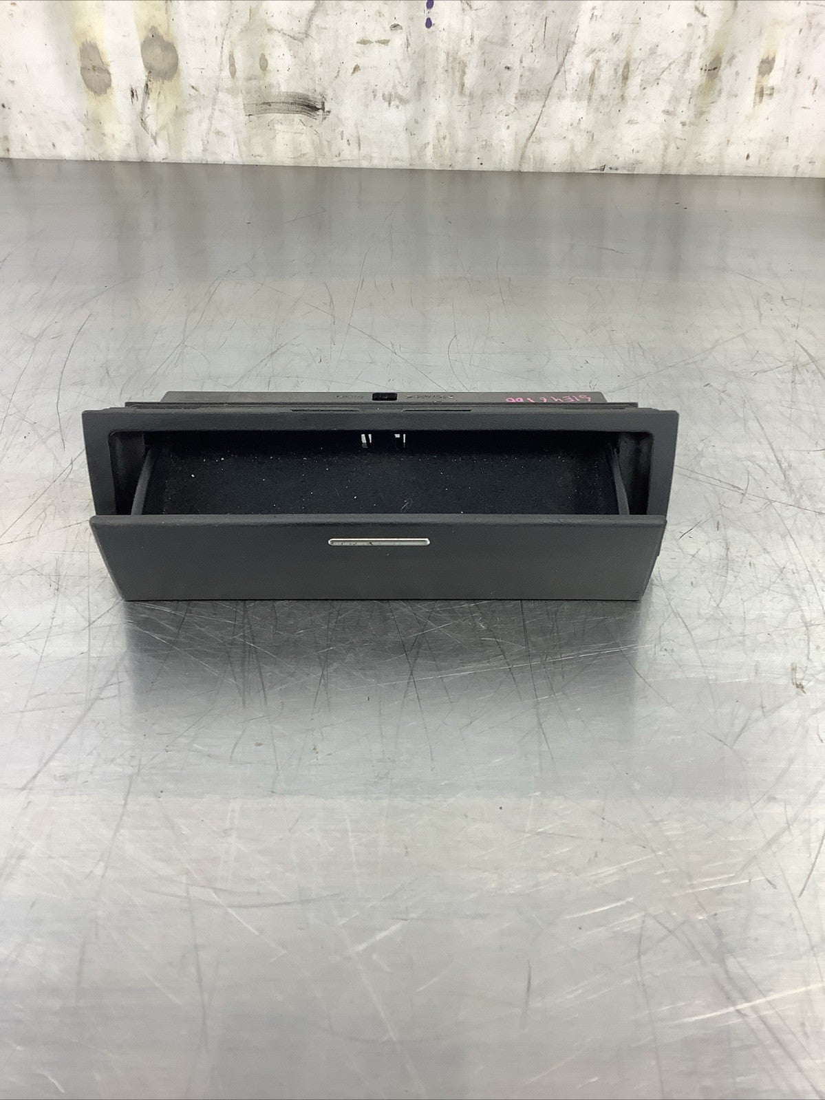 OEM FRONT CENTER CONSOLE GLASSES TRAY STORAGE 01-06 BMW E46 3-SERIES M3 8260312