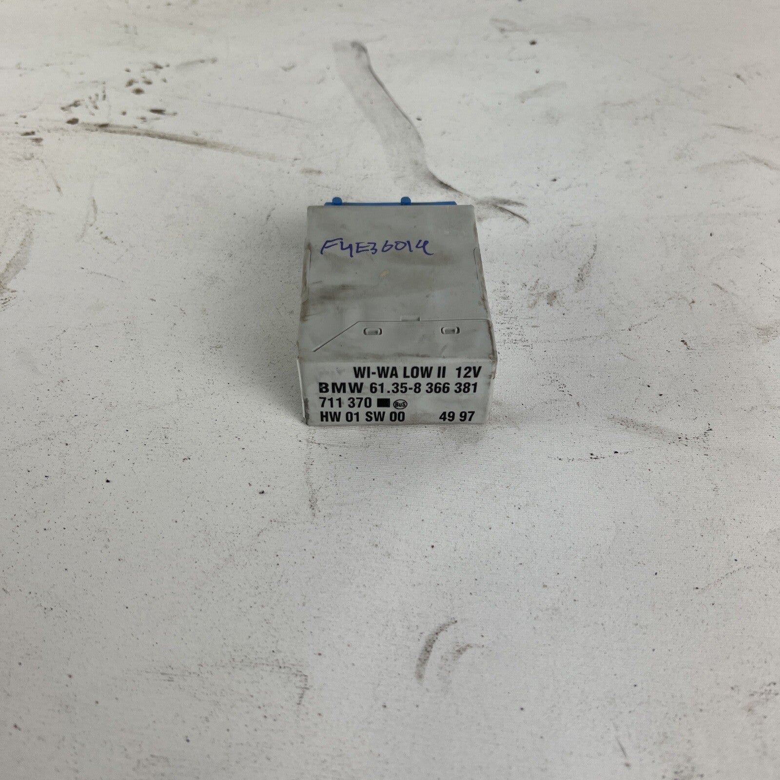 1996 - 2002 BMW Z3 WINDSHIELD WIPER MODULE RELAY 8366381