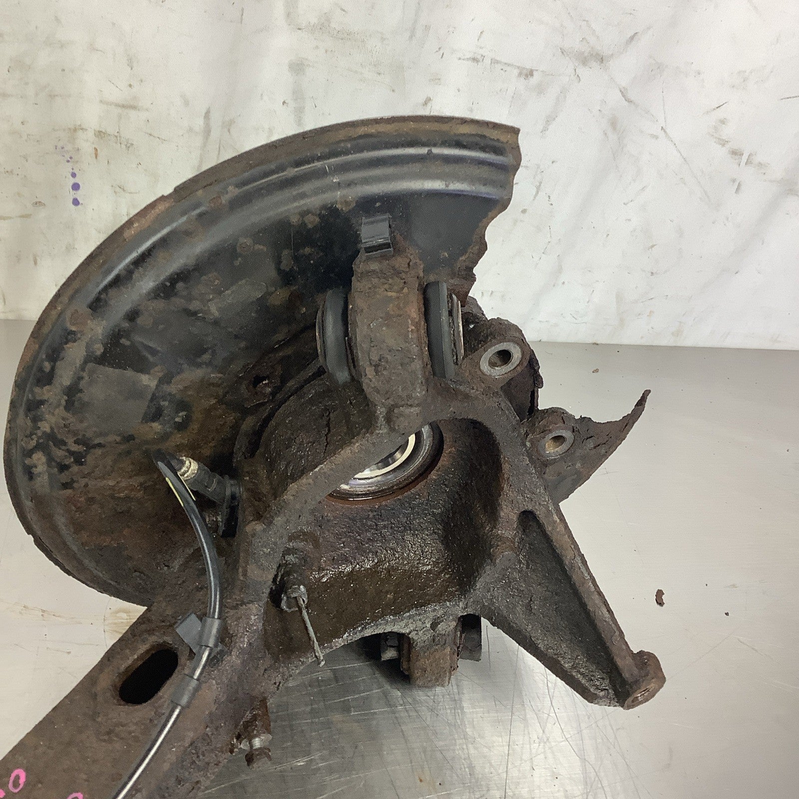 ☑️ BMW E46 Trailing Arm Hub Right Passenger OEM 01-06 330i 330ci 330xi 325xi