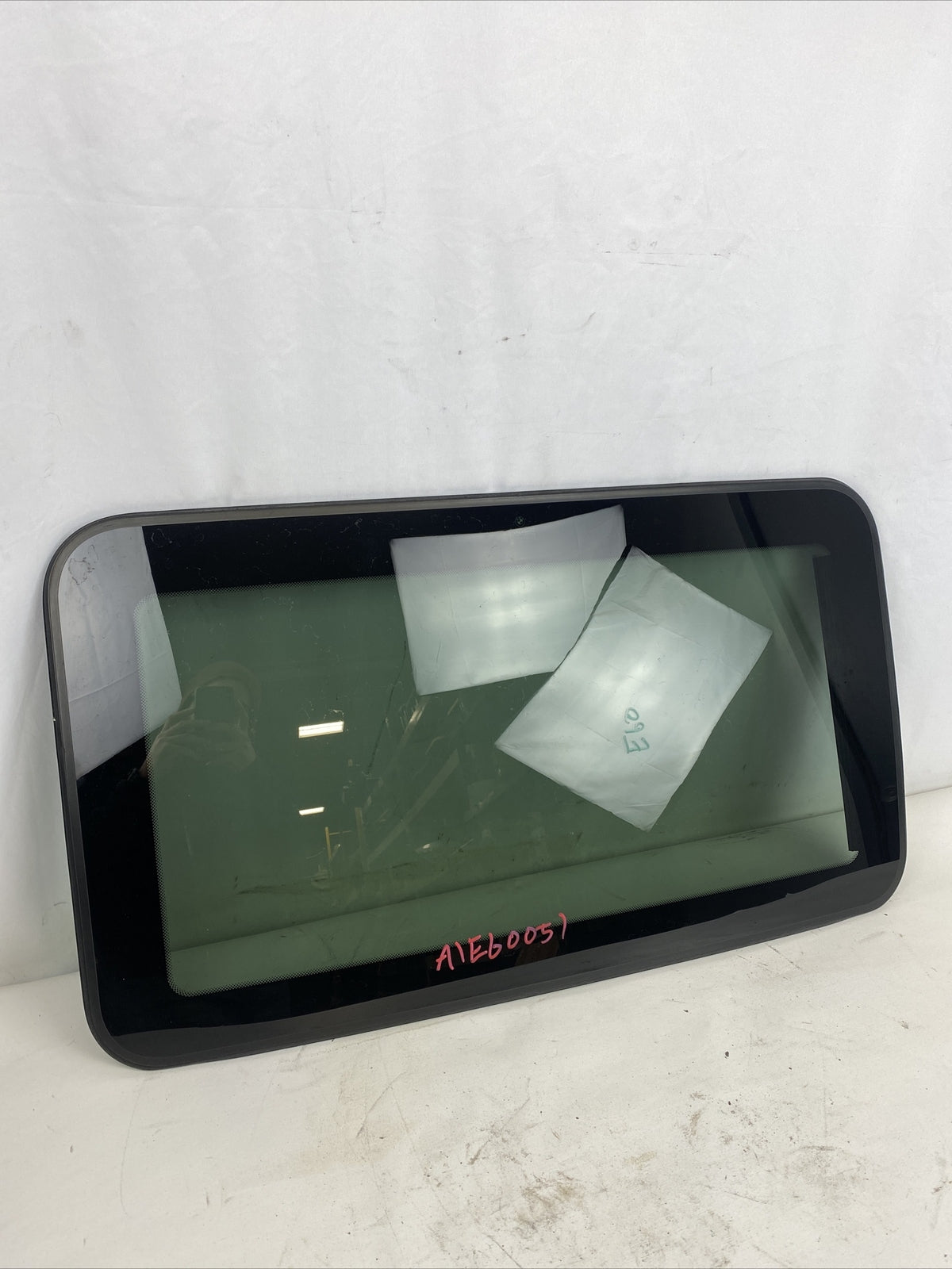 2004-2010 BMW E60 M5 550i 545i 530i 525i Sunroof Sliding Glass Window OEM