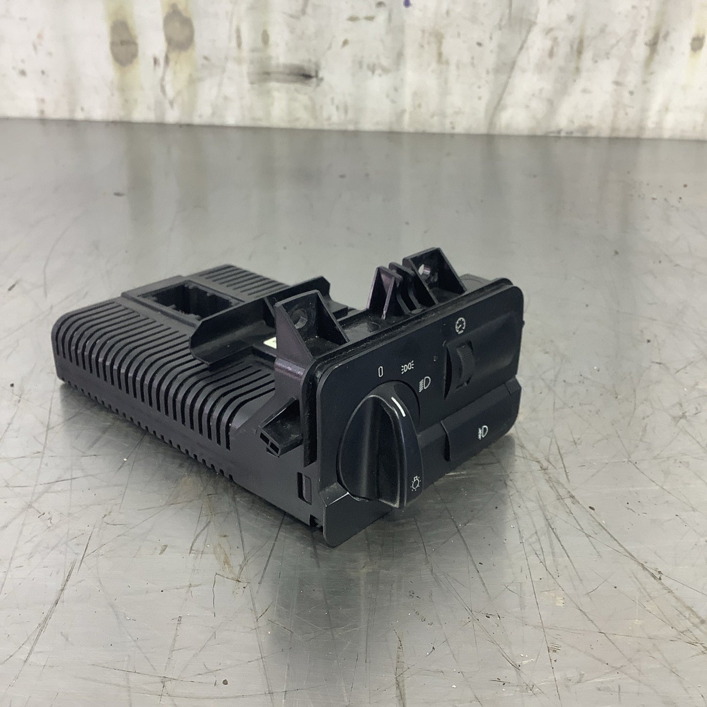 BMW E46 3 Series Xenon Headlight/Foglight Switch 6907952
