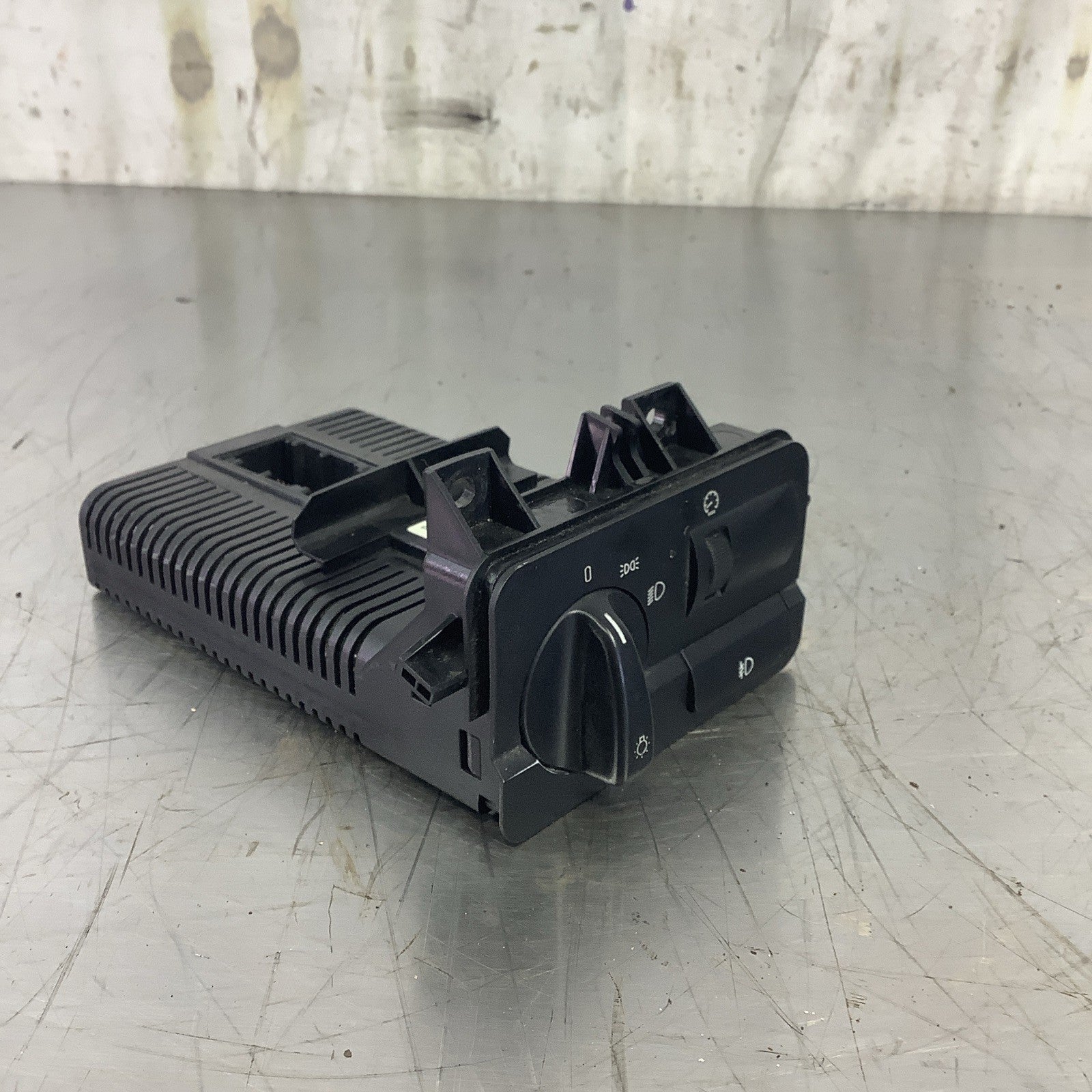BMW E46 3 Series Xenon Headlight/Foglight Switch 6907952