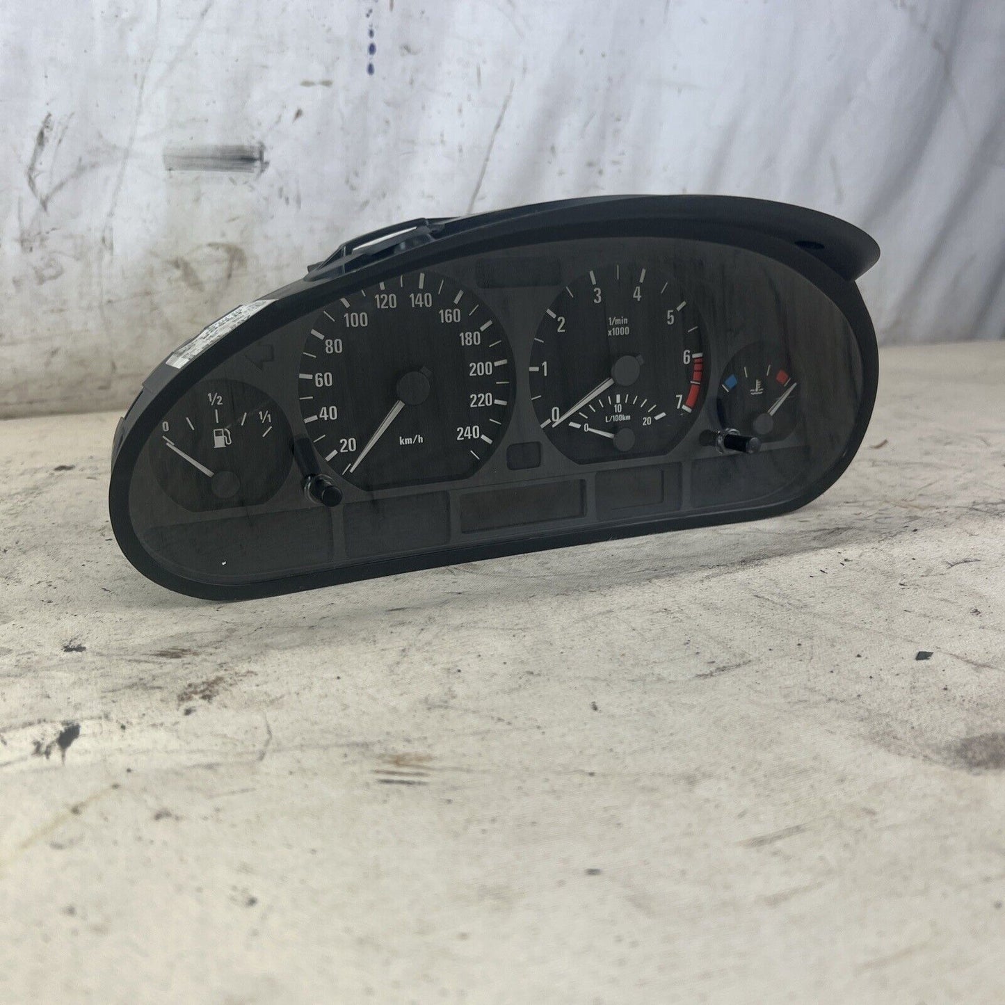 INSTRUMENT CLUSTER GAUGES 217K KM SEDAN AUTO BMW E46 328 325 323 KPH