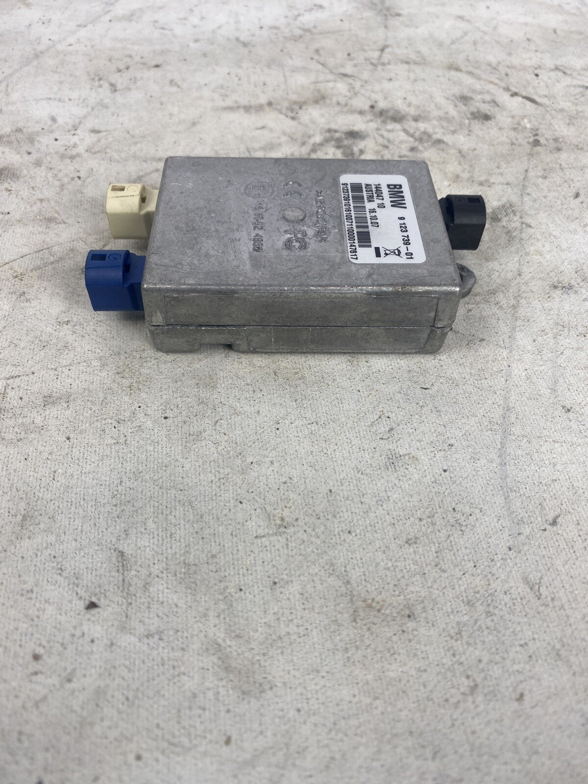 07-10 BMW E90 E91 E92 E93 E60 535XI USB HUB ANTENNA CONTROL MODULE 9123739 OEM