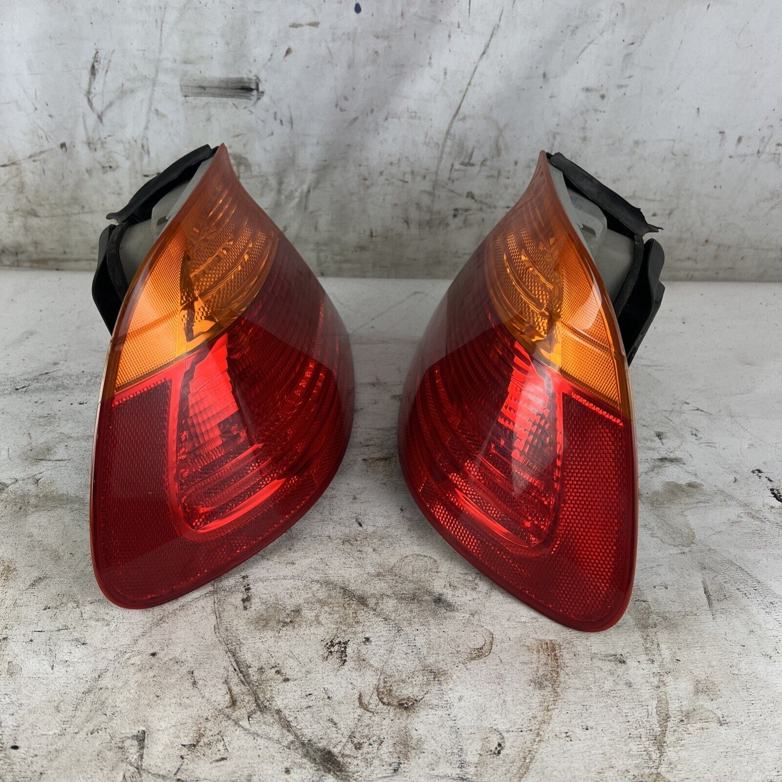 2001-2003 BMW 325CI E46 CONVERTIBLE REAR LEFT & RIGHT TAIL LIGHT LAMP SET OEM