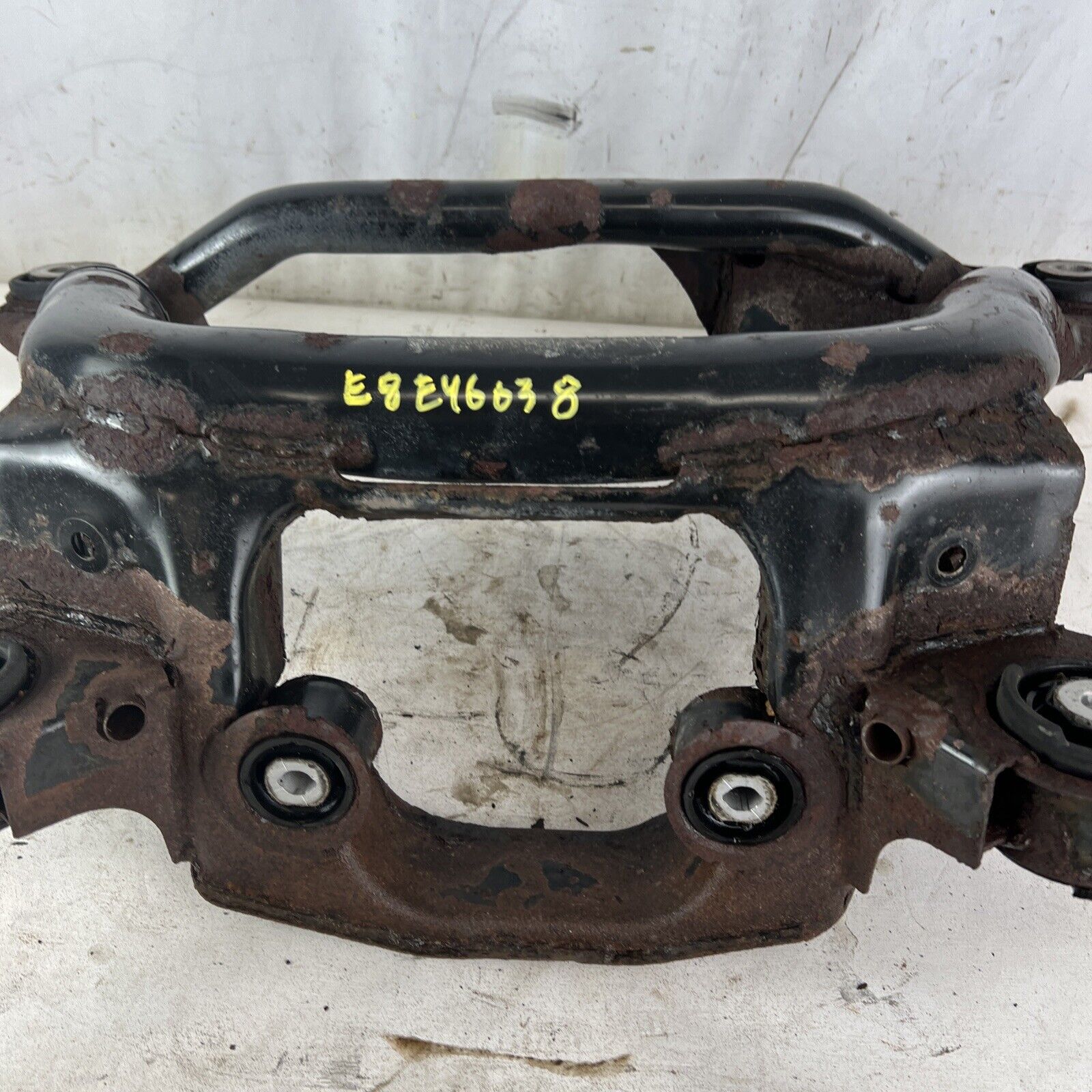 REAR AXLE DIFFERENTIAL DIFF CARRIER SUBFRAME BMW E46 325XI 330XI AWD 4WD CROSS