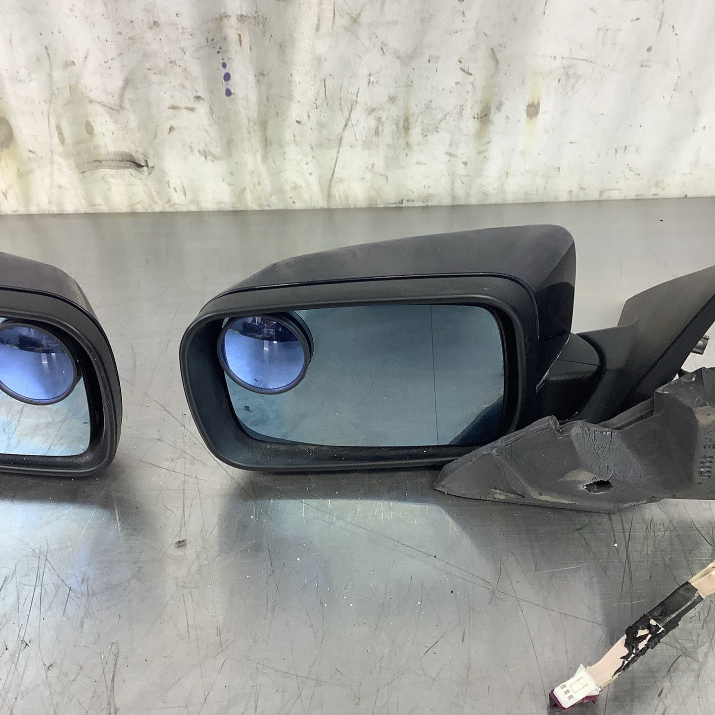 2003-2006 BMW 330i E46 Sedan Pass & Driver Side View Mirror Orient Blue SET