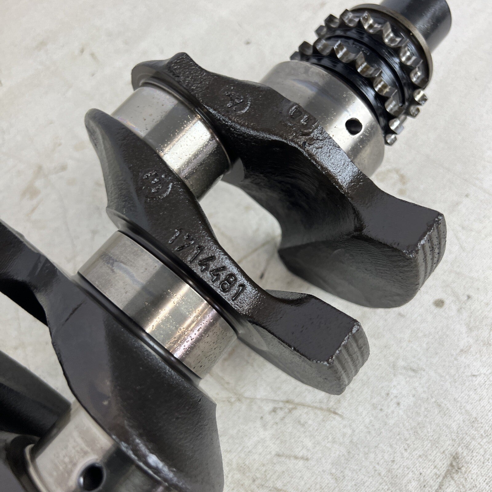 93-95 BMW E36 325is Iron Black Crankshaft 1714481 OEM