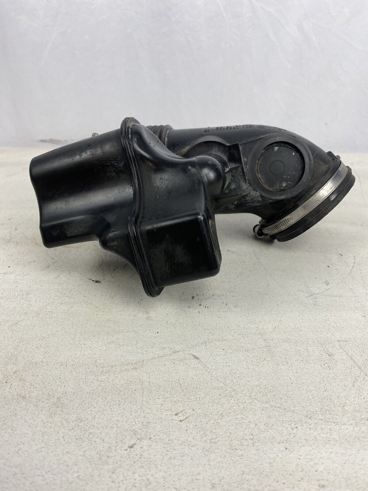 06-13 BMW E82 E88 E90 E91 E92 E93 E84 AIR INTAKE DUCT TUBE 7536004 OEM