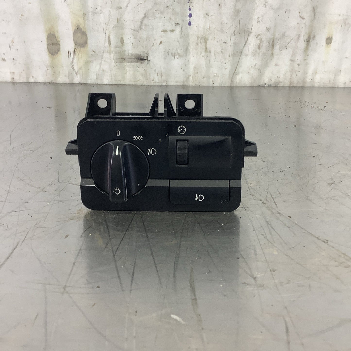 BMW E46 3 Series Xenon Headlight/Foglight Switch 6907952