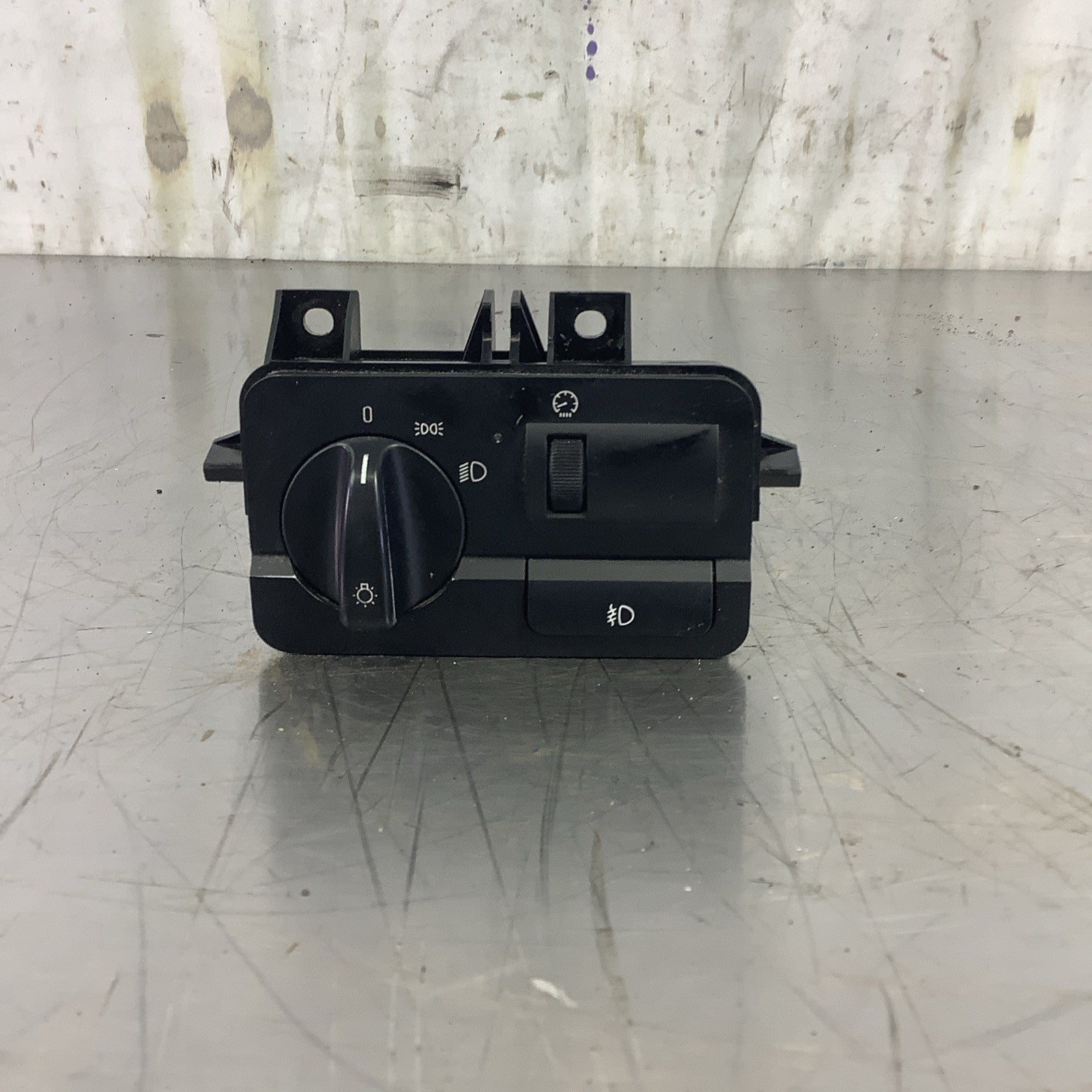 BMW E46 3 Series Xenon Headlight/Foglight Switch 6907952
