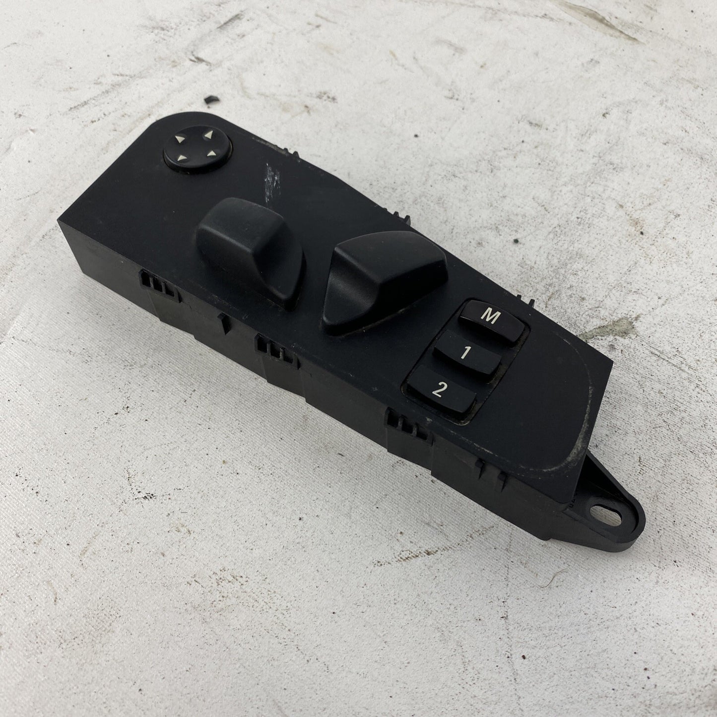 6926971 08-10 528i 535i 550i 08-13 X5 X6 FRONT LEFT SEAT ADJUSTMENT SWITCH