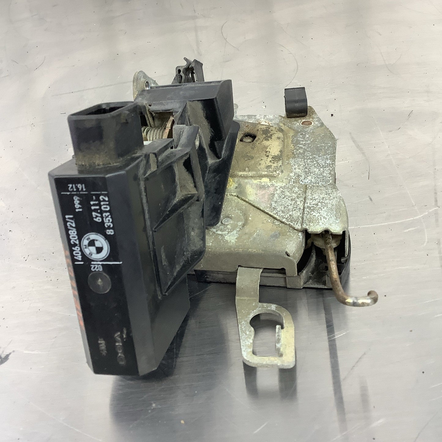 E36 Front RIGHT Door LATCH Lock Actuator Sedan 325 318 328 93 94 95 96 97 98 4D