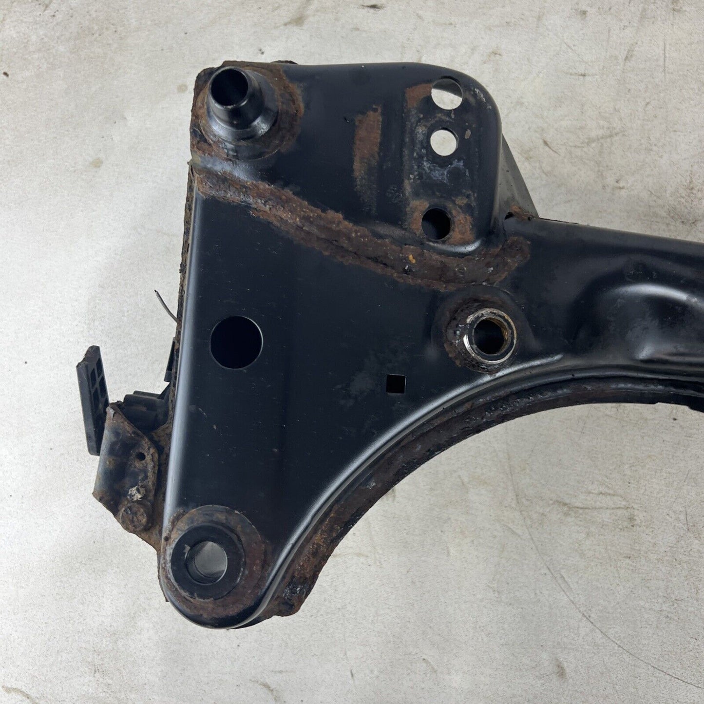 BMW E46 323 325 330 Front Subframe Support Bracket Mounting Cradle OEM