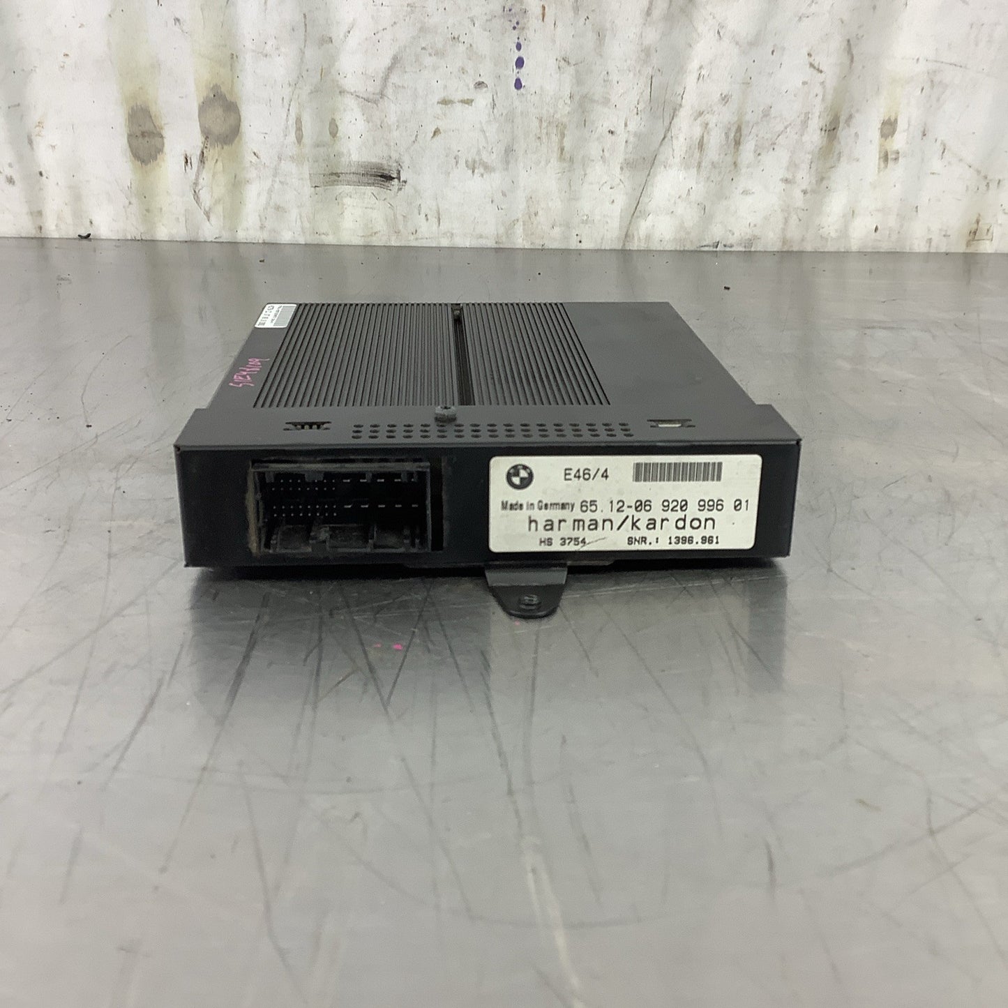 BMW OEM E46 99-06 SEDAN HARMAN KARDON HIFI AMPLIFIER AMP TRUNK 65136920996