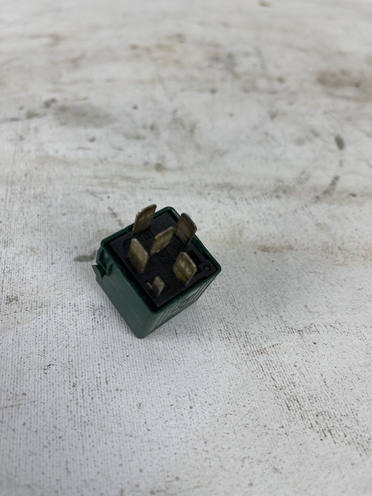 BMW DARK GREEN RELAY 61.36-8350566