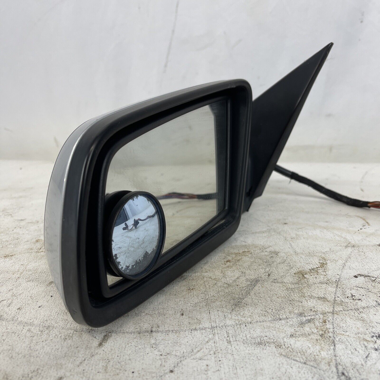 OEM BMW E60 04-05 Left Driver Exterior Mirror Memory Puddle Lamp SILVER