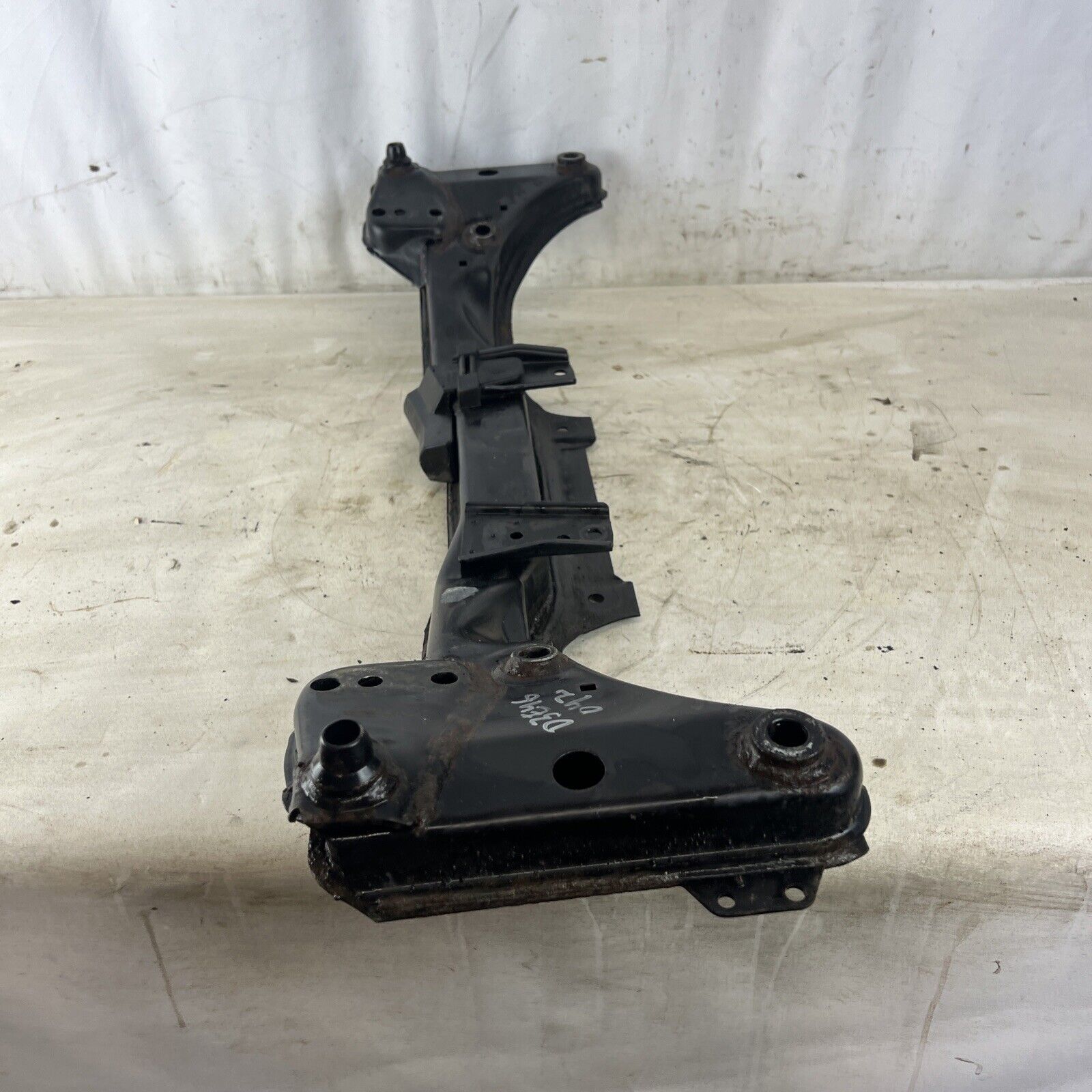 BMW E46 323 325 330 Front Subframe Support Bracket Mounting Cradle OEM