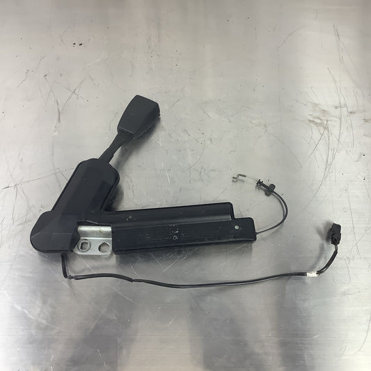 8164935; BMW 318i 325 328 E36 Sedan OEM Front Drivers Seat Belt Buckle 1992-98