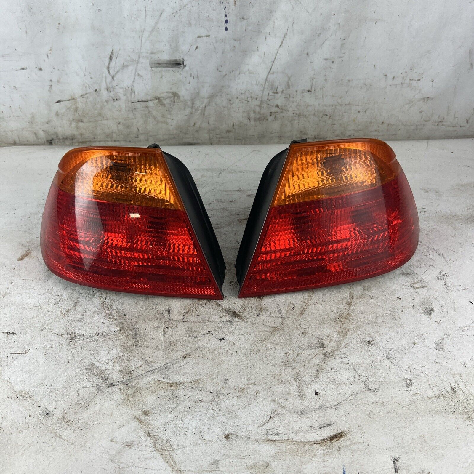 2001-2003 BMW 325CI E46 CONVERTIBLE REAR LEFT & RIGHT TAIL LIGHT LAMP SET OEM