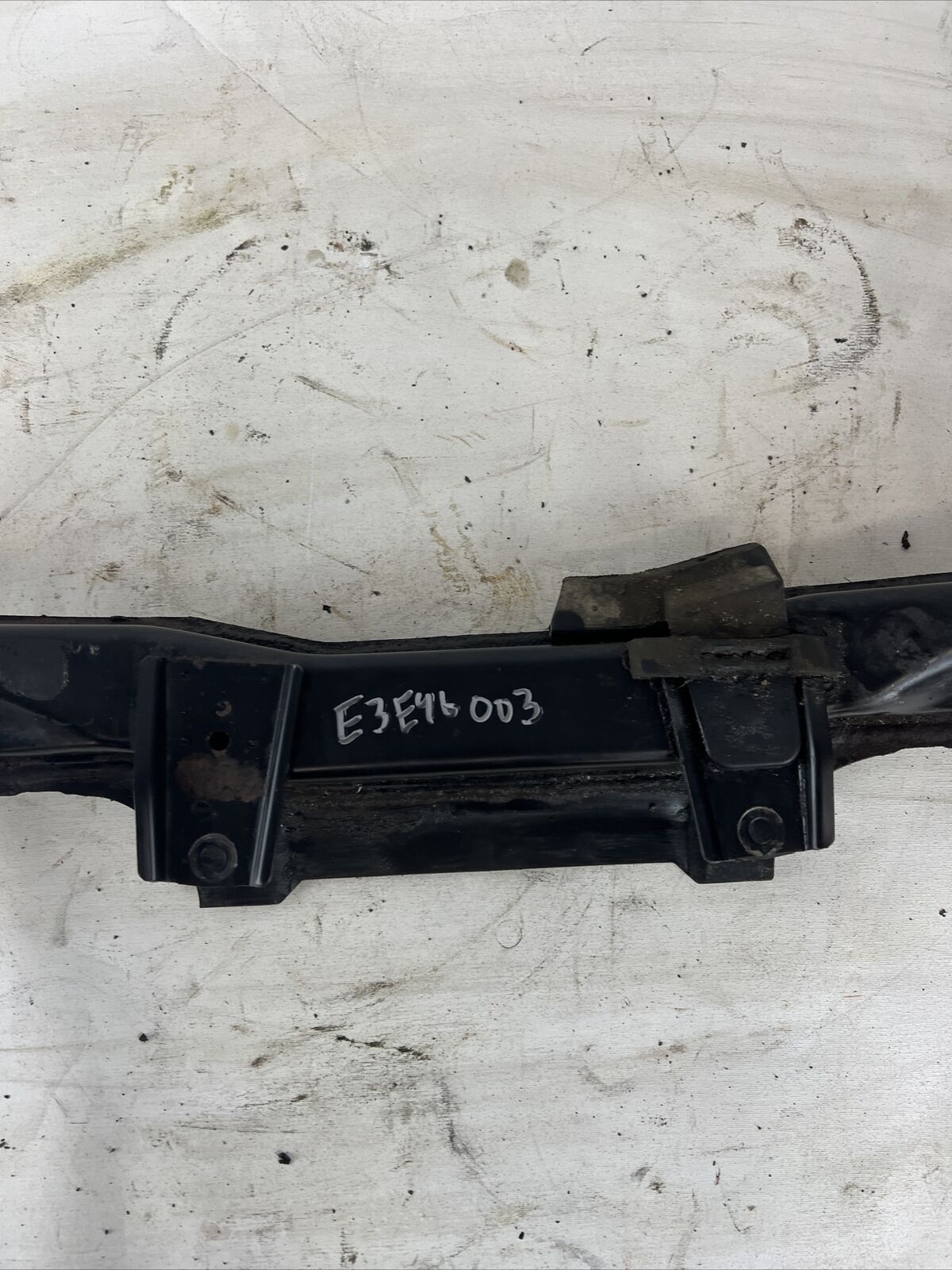 BMW E46 323 325 330 Front Subframe Engine Cradle Crossmember Support Bar OEM