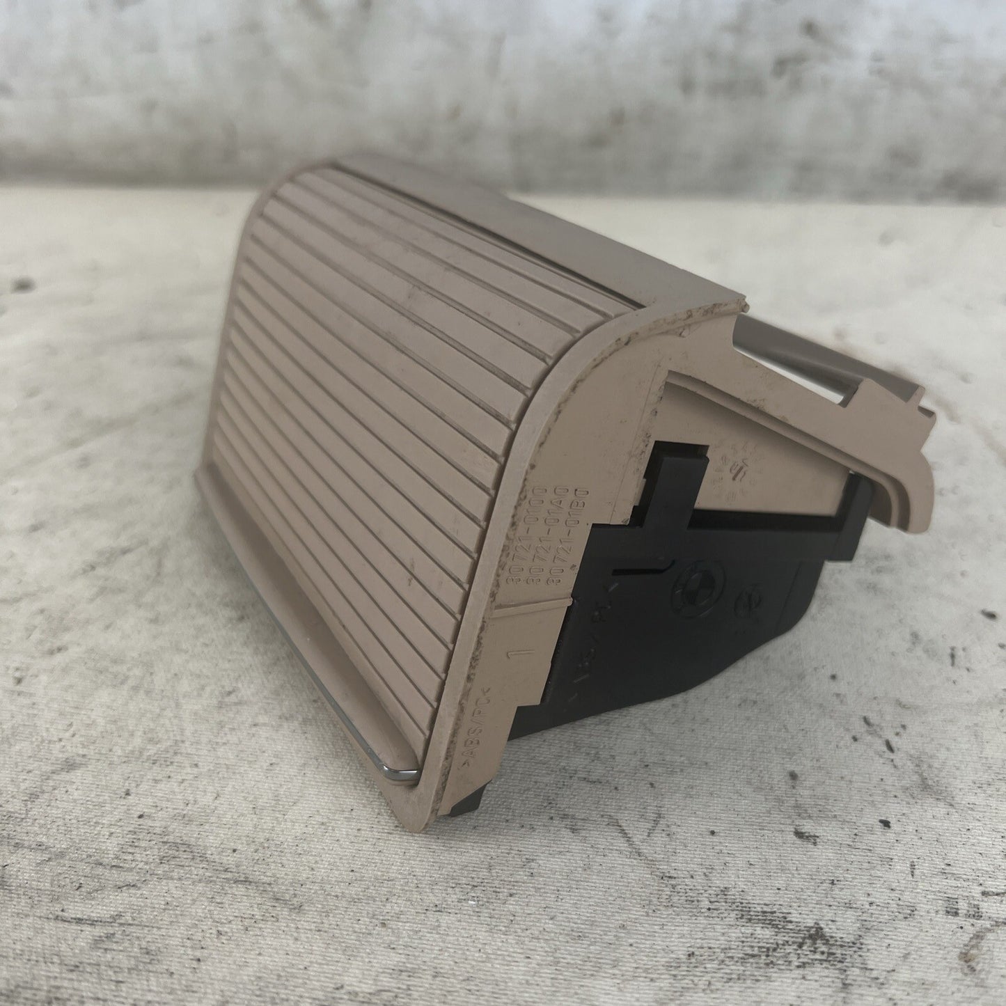 99-06 BMW E46 3 SERIIES 325I 330I REAR STORAGE CONSOLE ASH TRAY TAN OEM