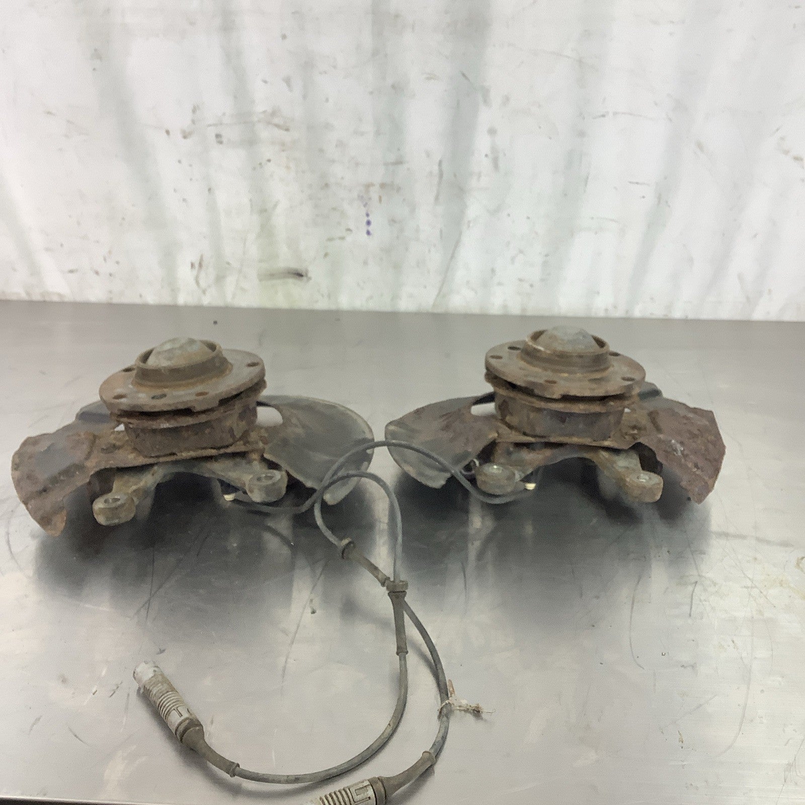 BMW E36 318 323 325 328 FRONT PASSENGER & DRIVER WHEEL HUB KNUCKLE SPINDLE