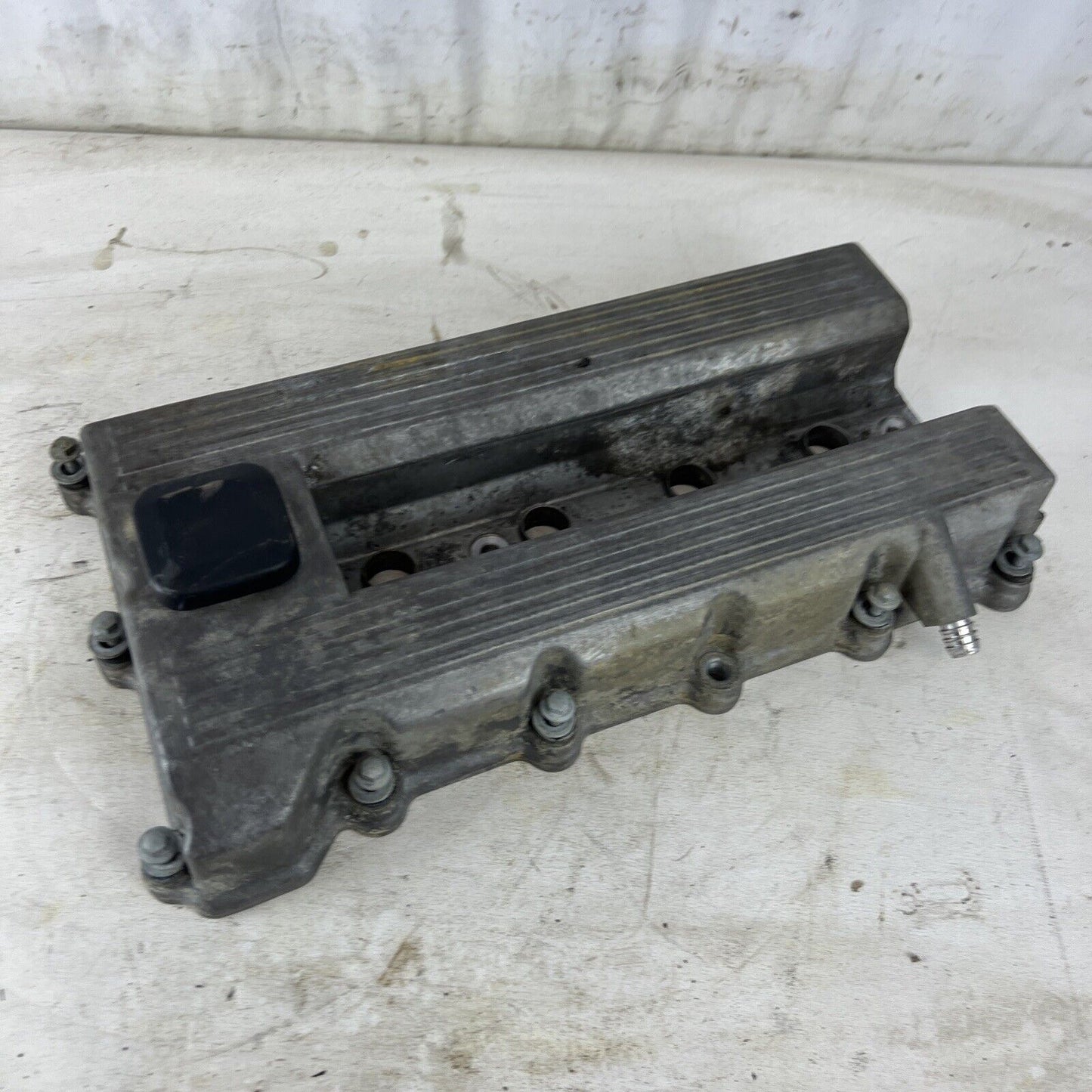 96-99 BMW E36 M44 1.9L engine CYLINDER HEAD VALVE COVER OEM