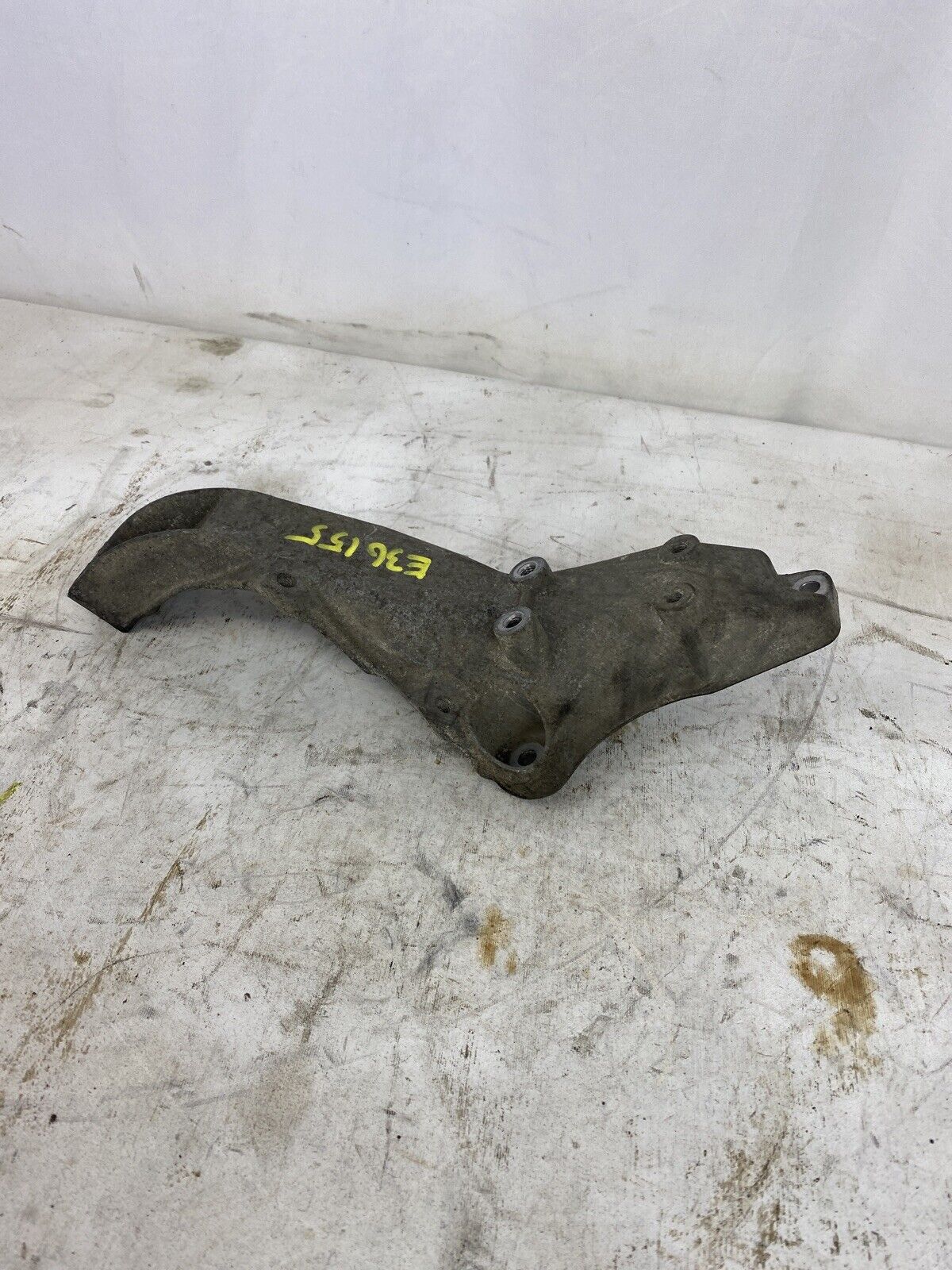 96 - 99 BMW E36/7 Z3 1.9L LEFT DRIVER SIDE ENGINE MOUNT BRACKET OEM