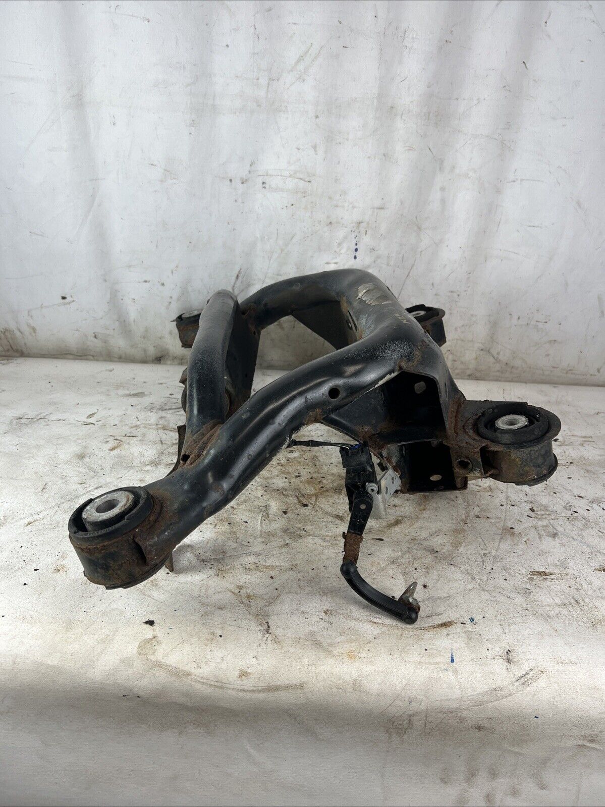 ☑️01-06 BMW E46 325Ci 325i Rear Suspension Axle Differential Subframe Cradle OEM