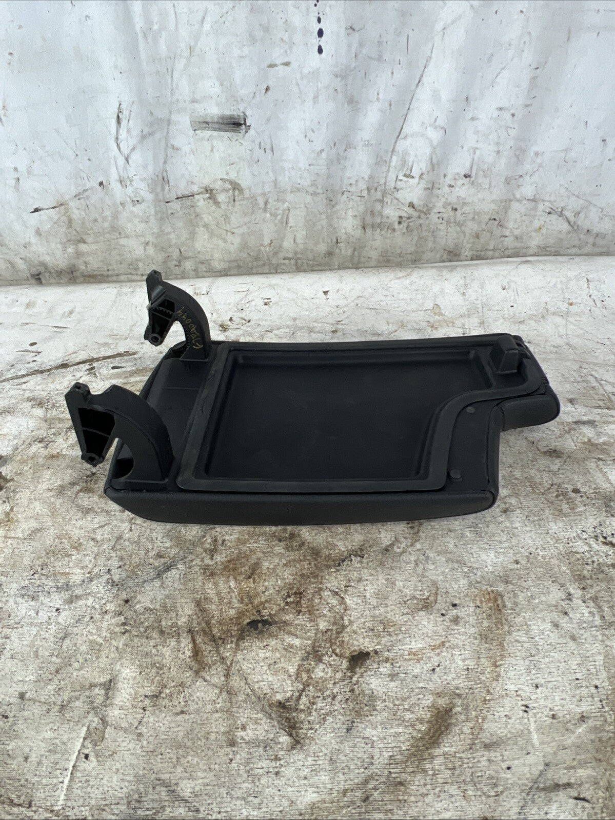 2007- 2008 BMW 328I 3 SERIES CENTER CONSOLE LID ARMREST 7137552 BLACK OEM