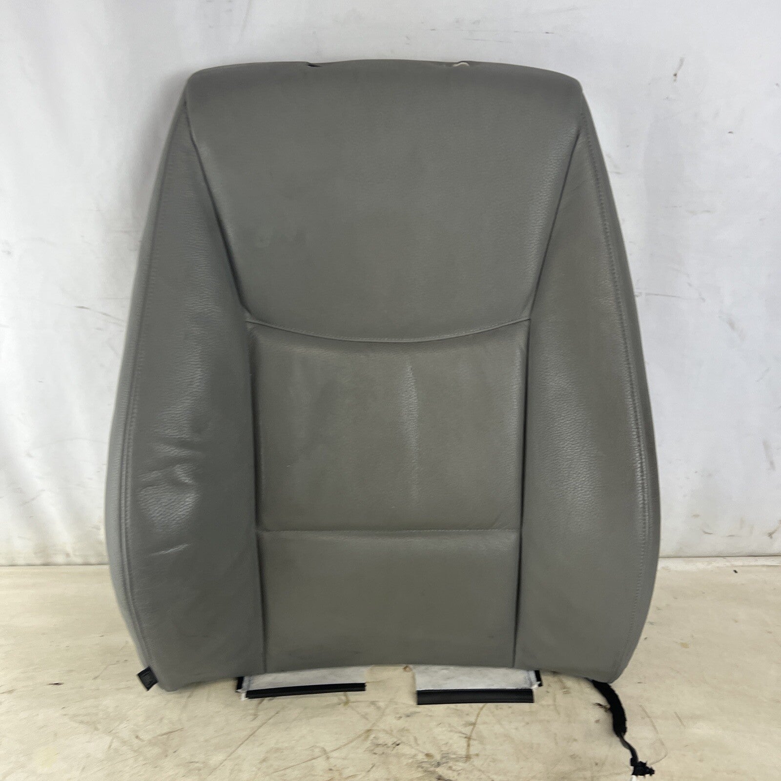BMW E90 328 FRONT RIGHT PASSENGER SIDE SEAT UPPER BACKREST CUSHION COVER OEM