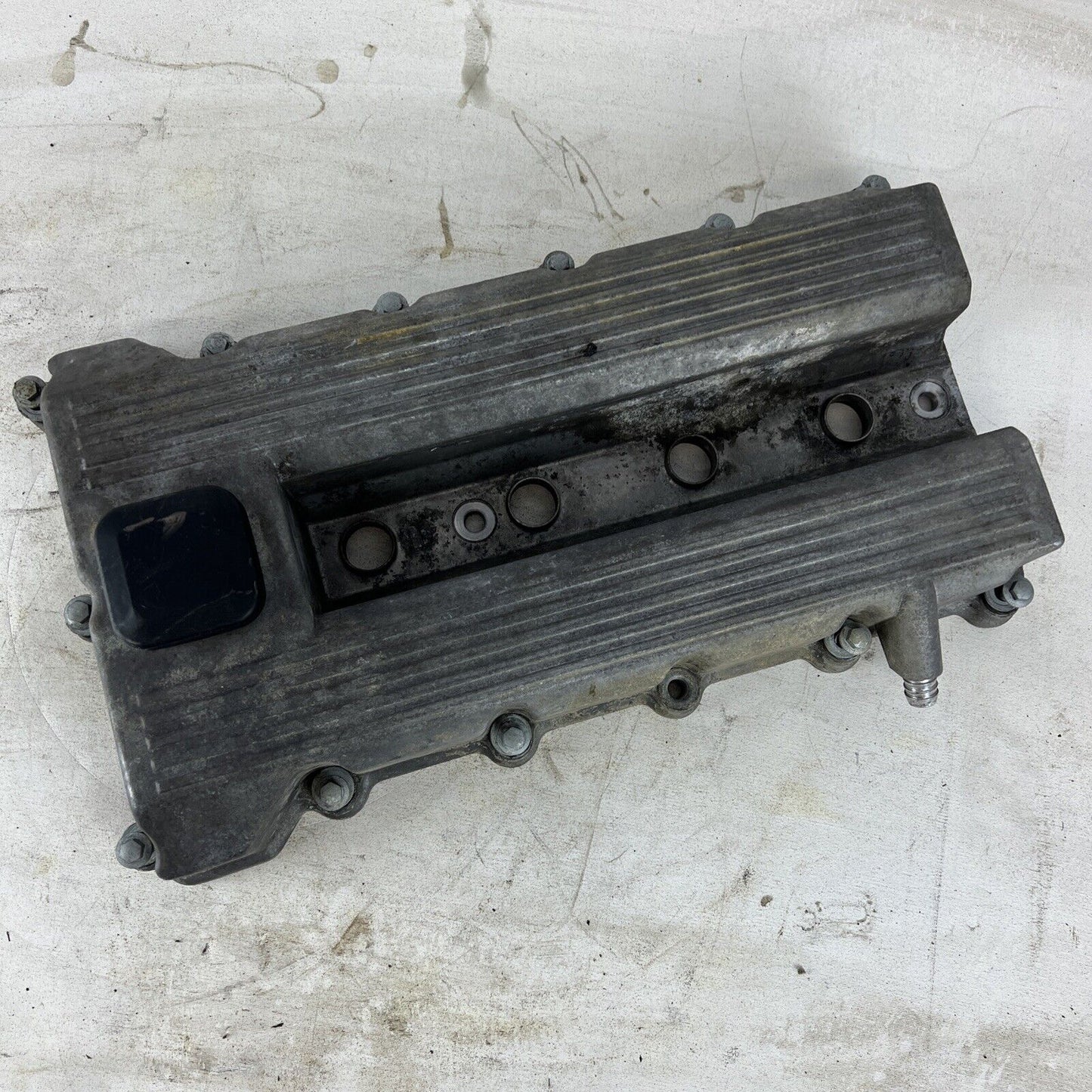 96-99 BMW E36 M44 1.9L engine CYLINDER HEAD VALVE COVER OEM