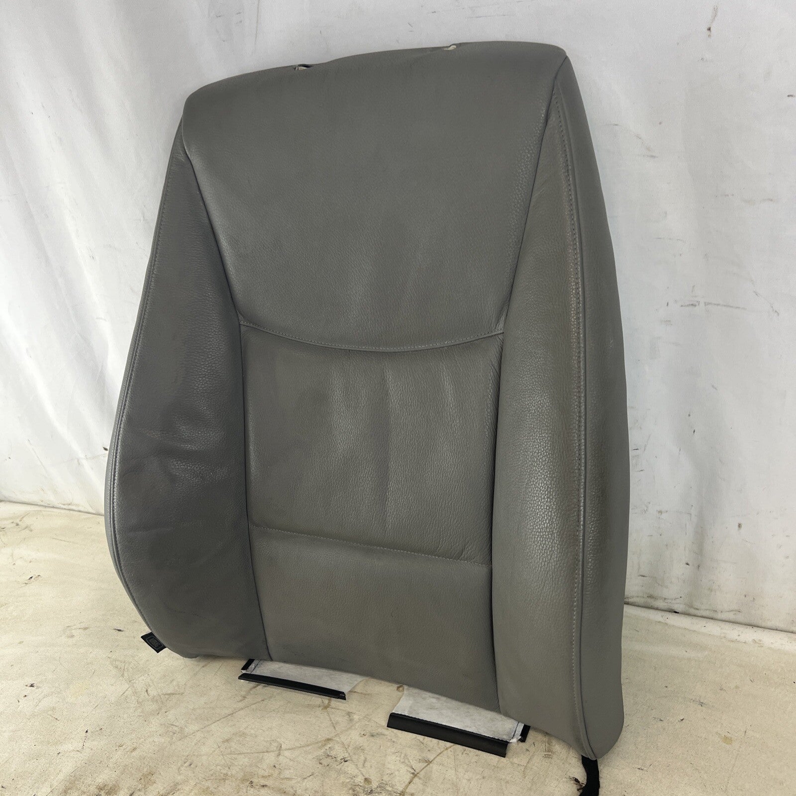 BMW E90 328 FRONT RIGHT PASSENGER SIDE SEAT UPPER BACKREST CUSHION COVER OEM