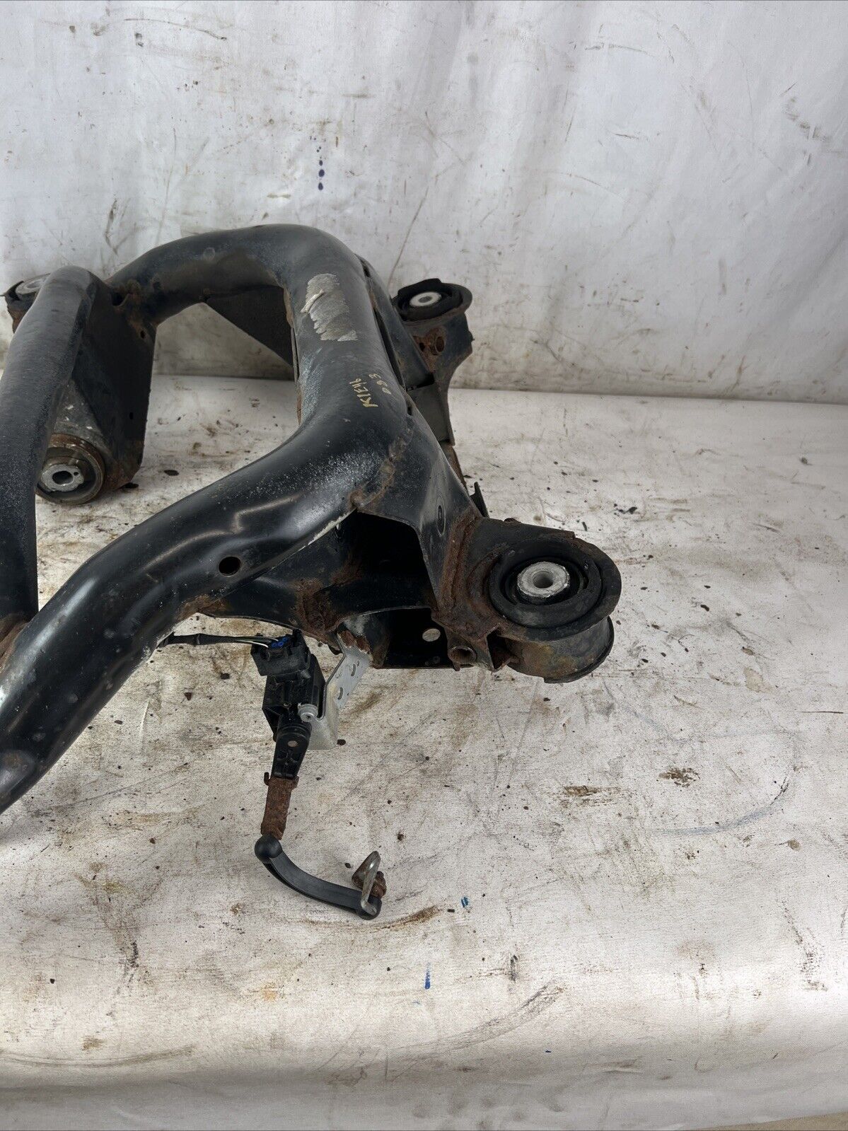 ☑️01-06 BMW E46 325Ci 325i Rear Suspension Axle Differential Subframe Cradle OEM