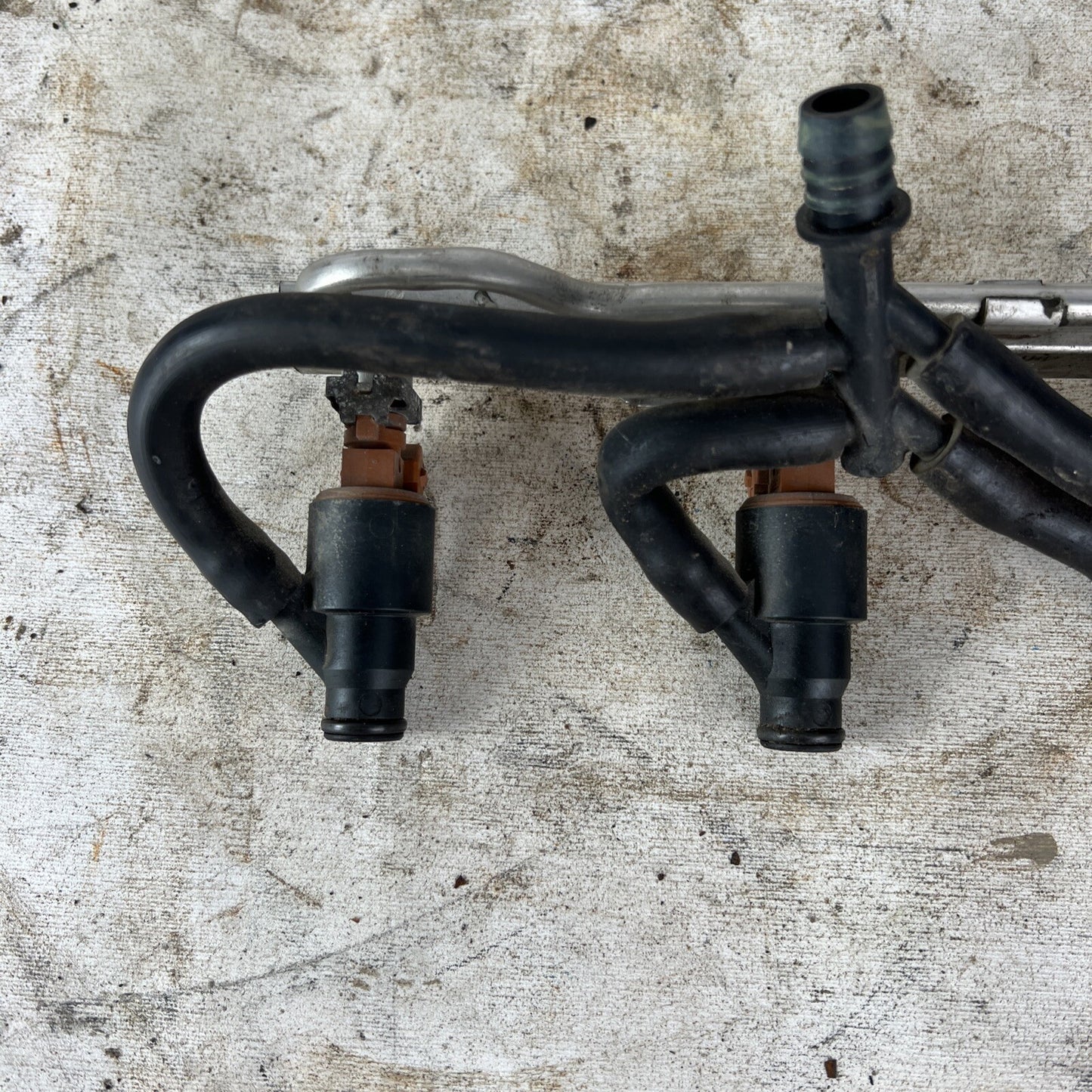 Used 1995-2000 BMW E36 318i 318ti M44 Fuel Rail w/ Injectors 1433519 0280151053