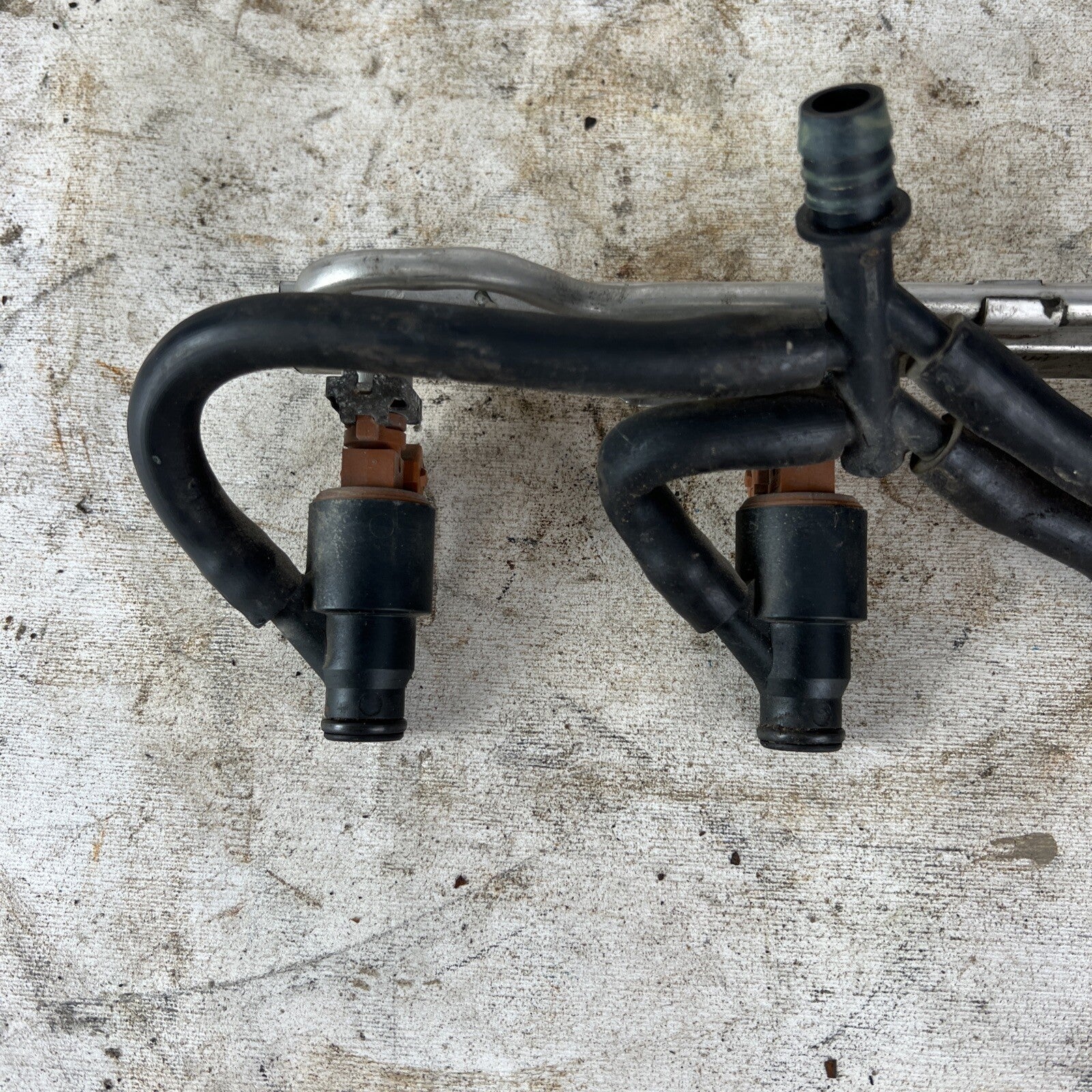 Used 1995-2000 BMW E36 318i 318ti M44 Fuel Rail w/ Injectors 1433519 0280151053