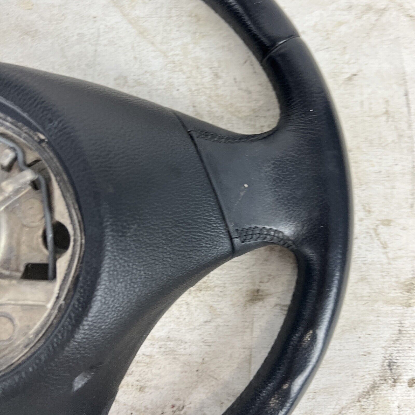 ✅ 06-11 BMW 325I E90 OEM STEERING WHEEL W/ CONTROLS STITCHES BLACK LEATHER