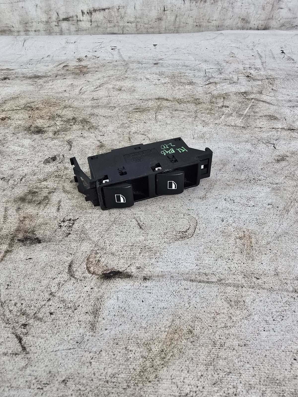 1999-2006 BMW E46 325i 328i 330i Ci M3 Right Passenger Window Lifter Switch OEM